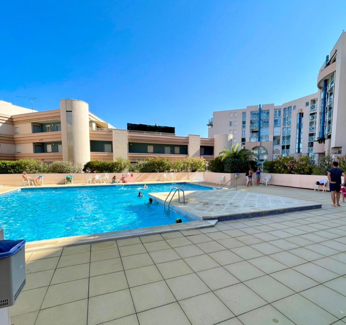 Joli Appartement Avec Piscine Sete Exterior photo